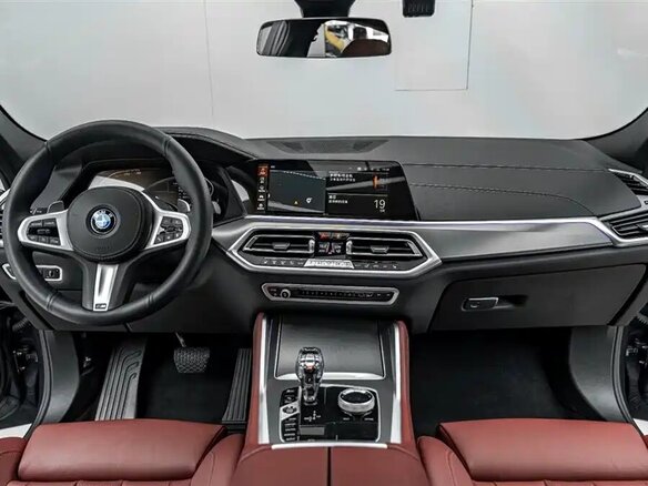 2021 BMW X6 30i III (G06), серебристый, 6169000 рублей - вид 5