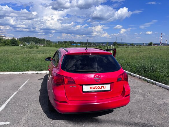 2011 Opel Astra J, красный, 615000 рублей - вид 4