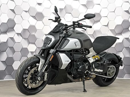 2020 Ducati Diavel 1260, серый, 1525000 рублей, вид 2