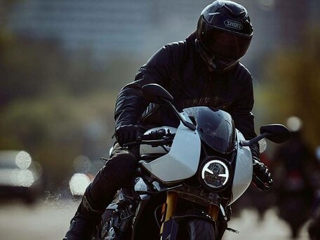 2022 Triumph Speed Triple, белый, 1450000 рублей, вид 5