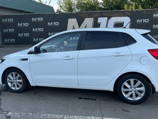 2016 Kia Rio III Рестайлинг, белый, 1000000 рублей, вид 2