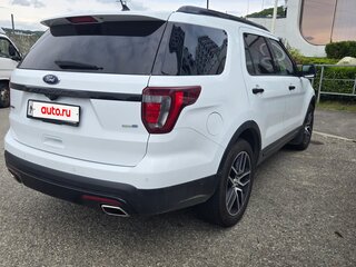 2017 Ford Explorer V Рестайлинг, белый, 2440000 рублей, вид 3