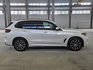 2018 BMW X5 30d IV (G05/G18), белый, 7500000 рублей, вид 2