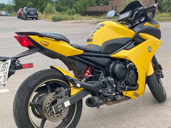 2009 Yamaha XJ6 (FZ6R), жёлтый, 400000 рублей