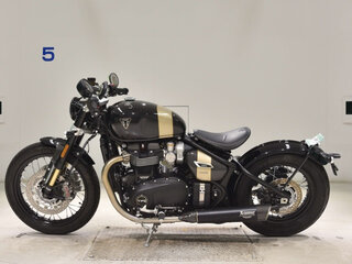 2026 Triumph Bonneville Bobber, чёрный, 1700000 рублей, вид 3