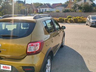 2017 Renault Sandero Stepway II, зелёный, 850000 рублей, вид 3