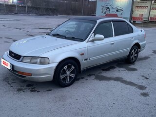 1997 Isuzu Gemini V, зелёный, 220000 рублей, вид 1