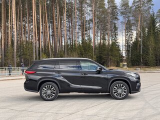 2025 Toyota Highlander IV (XU70), чёрный, 5490000 рублей, вид 2