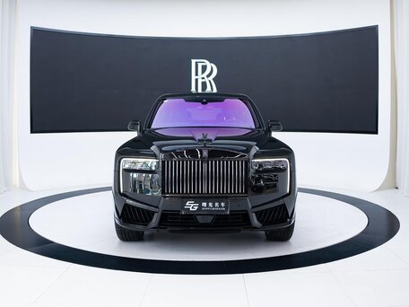 2026 Rolls-Royce Cullinan Black Badge I Рестайлинг (Series II), чёрный, 50000000 рублей, вид 3