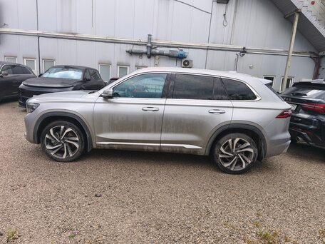 2023 Geely Monjaro I, серый, 2760000 рублей, вид 2