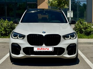 2019 BMW X5 50i IV (G05/G18), белый, 6950000 рублей, вид 4