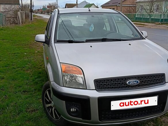 2008 Ford Fusion I Рестайлинг, серебристый, 570000 рублей - вид 1