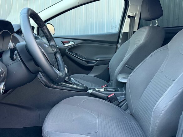 2017 Ford Focus III Рестайлинг, коричневый, 1350000 рублей - вид 7