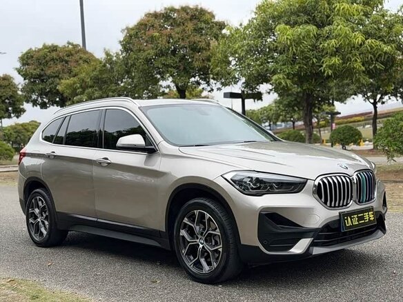2022 BMW X1 Long 20Li sDrive II (F48) Рестайлинг, бежевый, 1830000 рублей - вид 2