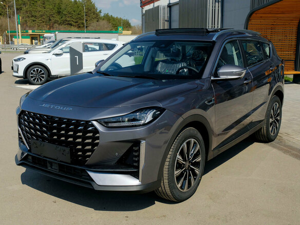 2026 Jetour X70+ I Рестайлинг, серый, 3399000 рублей - вид 3