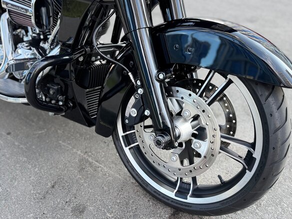 2016 Harley-Davidson Road Glide, чёрный, 1300000 рублей - вид 11