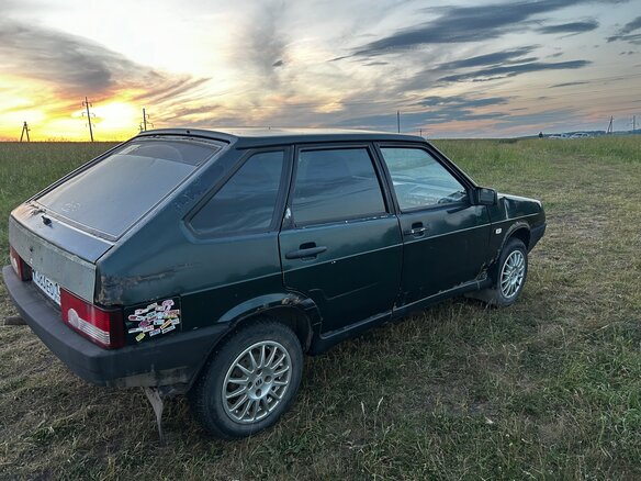 2004 Lada (ВАЗ) 21093i, зелёный, 70000 рублей