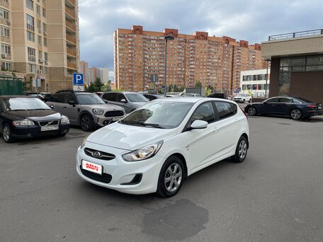 2014 Hyundai Solaris I, белый, 950000 рублей, вид 2