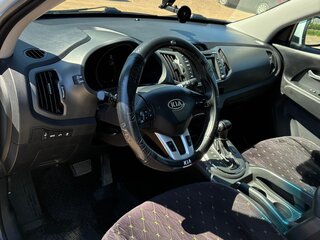 2011 Kia Sportage III, белый, 1100000 рублей, вид 5