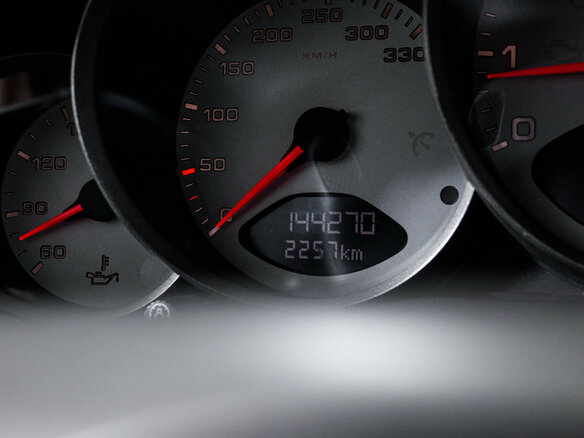 2004 Porsche 911 Carrera S VI (997), красный, 4200000 рублей - вид 10