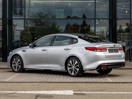 2017 Kia Optima IV, серебристый, 1655000 рублей, вид 4