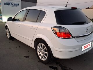 2013 Opel Astra H Рестайлинг, белый, 749000 рублей, вид 2