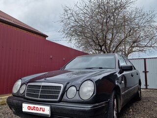 1997 Mercedes-Benz E-Класс 230 II (W210, S210), чёрный, 345451 рублей, вид 1