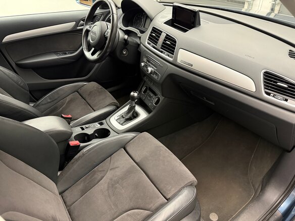 2016 Audi Q3 I (8U) Рестайлинг, синий, 2090000 рублей - вид 15
