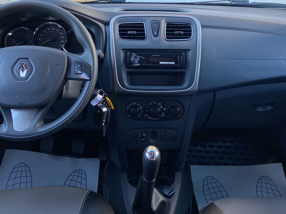 2017 Renault Sandero Stepway II, серебристый, 869000 рублей - вид 10