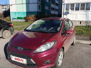 2011 Ford Fiesta Mk6, красный, 590000 рублей, вид 1
