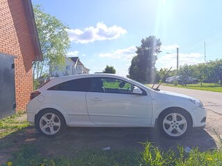 2010 Opel Astra GTC H Рестайлинг, белый, 480000 рублей, вид 3