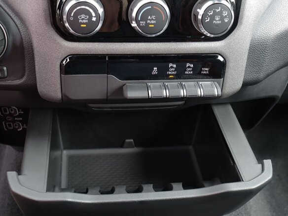 2026 Ram 1500 Crew Cab V Рестайлинг, оранжевый, 9010000 рублей - вид 28