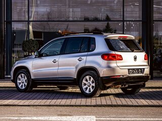 2015 Volkswagen Tiguan I Рестайлинг, серебристый, 1495000 рублей, вид 4