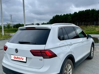 2017 Volkswagen Tiguan II, белый, 1650000 рублей, вид 5