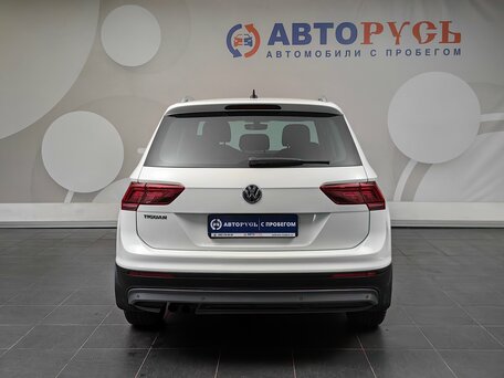 2018 Volkswagen Tiguan II, белый, 1977000 рублей, вид 4