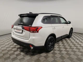 2021 Mitsubishi Outlander III Рестайлинг 3, белый, 2249000 рублей, вид 4