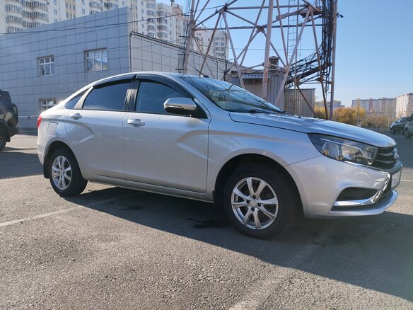 2018 Lada (ВАЗ) Vesta I, серебристый, 840000 рублей