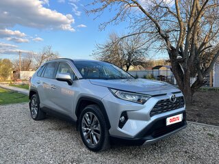 2020 Toyota RAV4 V (XA50), серебристый, 4200000 рублей, вид 3