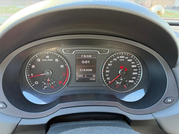 2012 Audi Q3 I (8U), серый, 1350000 рублей - вид 8