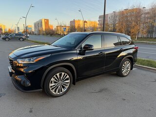 2020 Toyota Highlander IV (XU70), чёрный, 6000000 рублей, вид 3