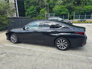 2021 Lexus ES 200 VII Рестайлинг, чёрный, 3850000 рублей, вид 5