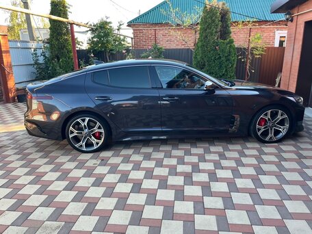 2019 Kia Stinger I, чёрный, 2750000 рублей, вид 5