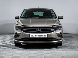 2022 Volkswagen Polo VI, коричневый, 1730000 рублей, вид 2