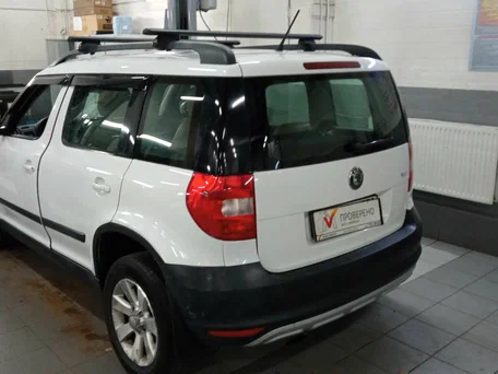 2011 Skoda Yeti I, белый, 580000 рублей, вид 4