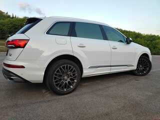 2020 Audi Q7 45 TDI II (4M) Рестайлинг, белый, 5921000 рублей, вид 5