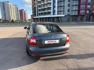 2013 Skoda Octavia II (A5) Рестайлинг, серый, 950000 рублей, вид 4
