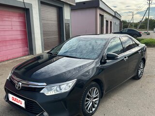 2016 Toyota Camry VII (XV50) Рестайлинг, чёрный, 1730000 рублей, вид 1