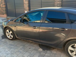 2014 Opel Astra J Рестайлинг, серый, 410000 рублей, вид 4