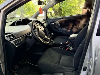 2009 Toyota Verso I, серебристый, 750000 рублей, вид 5