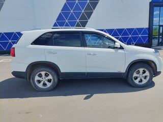 2014 Kia Sorento II Рестайлинг, белый, 1560000 рублей, вид 1
